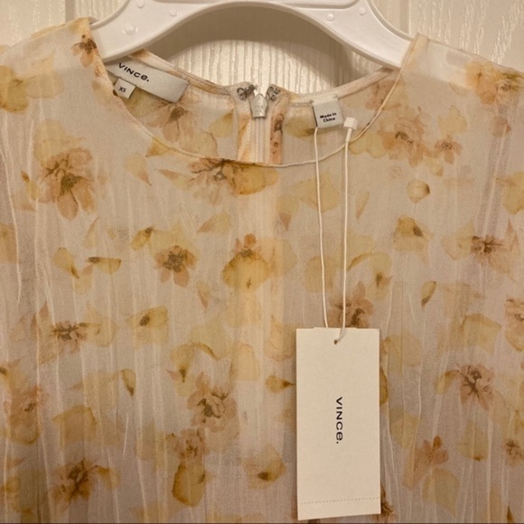 Vince Pressed Petal Blouse - Picture 5 of 8
